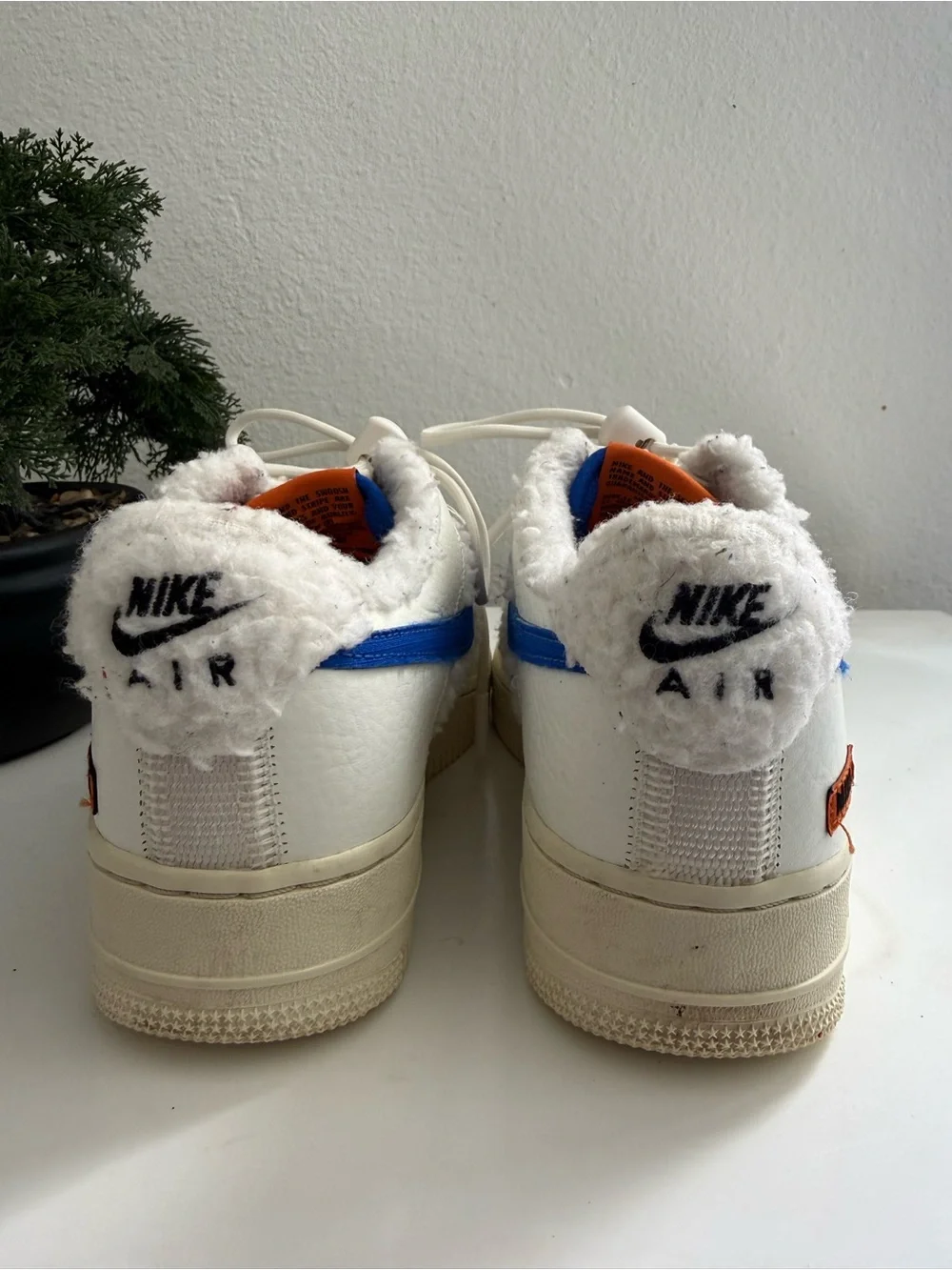 Nike Air for 1’07 low Sherpa fleece women size 8 Cream Sneakers with Blue